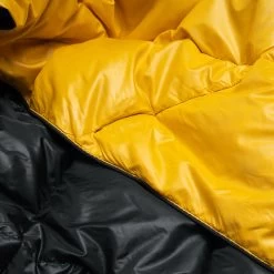 Rumpl Down Puffy Blanket - 1 Person|-|Couverture Down Puffy - 1 Personne -Rumpl RPL TOPD 1P 7E 7EDetail1 20Summit 20Yellow